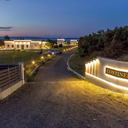 ヴィラ Continent *