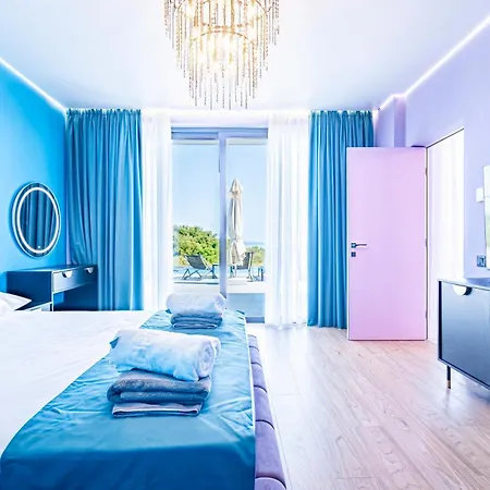 Continent ヴィラ ハニオティス