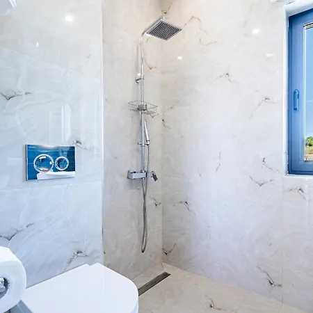 Continent ヴィラ ハニオティス