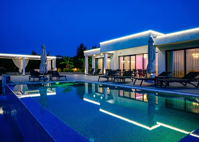 Villa Continent Hanioti